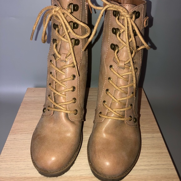 Guess Gasin Hiker Boots Side Zipper Size 8 1/2” Faux Leather. - Picture 5 of 13